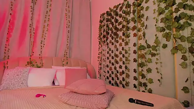 Love_is_Lola live sex cam