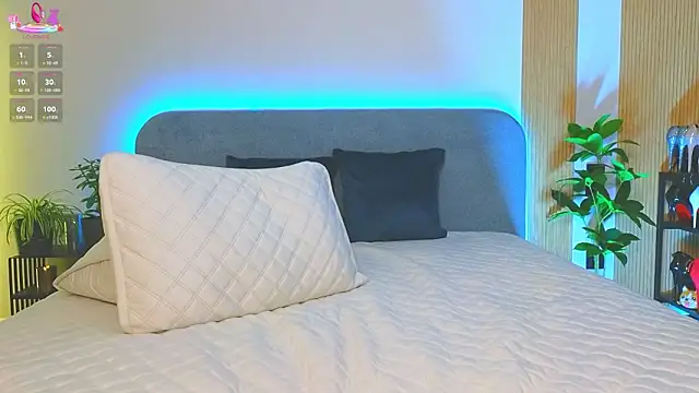 Kira_from_UA live sex cam