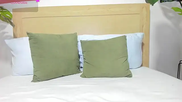 lili_cardenas_'s cam snapshot