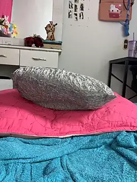 Milleradhara24 live sex cam