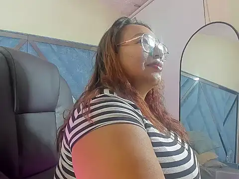 Shara_Oz's cam snapshot