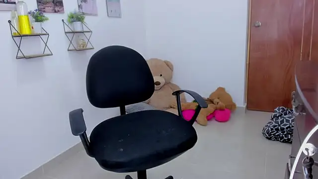 Emma_lean live sex cam