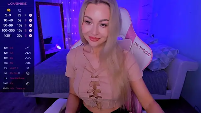 AdeleRoberts's cam snapshot