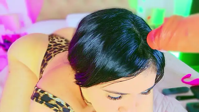 CharlootteEvans's cam snapshot