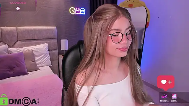 Arinextdoor's cam snapshot