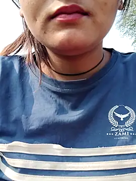 Janvi_Jaitly's cam snapshot