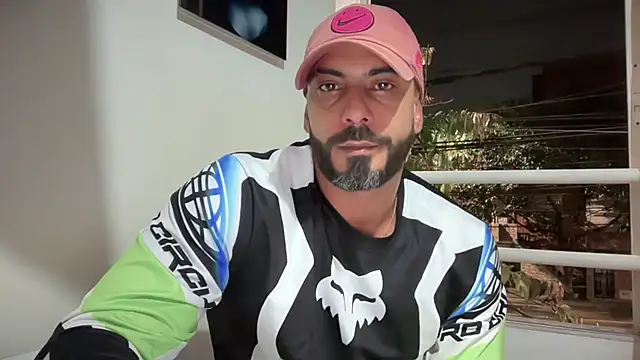 romeolovedark's cam snapshot