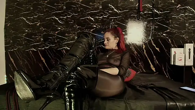 Julieta_Wall_'s cam snapshot