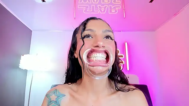 miss___evangeline's cam snapshot