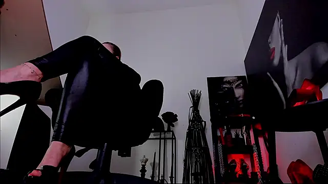 MistressDemi's cam snapshot