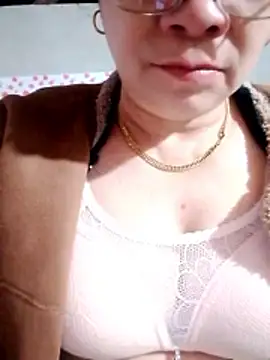 small-house123's cam snapshot