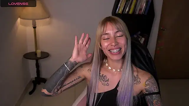 Saucy_Jenn's cam snapshot