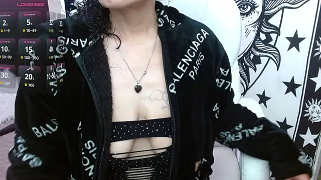 AlexandraJones_'s cam snapshot