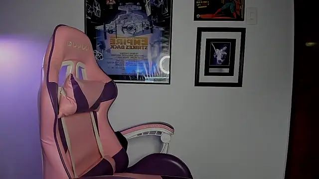 luckylaura's cam snapshot