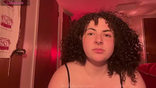 RaspberryTommyFTM live sex cam