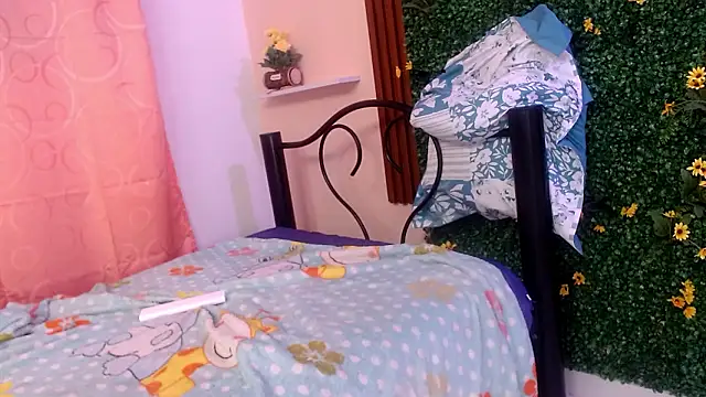 evaleribigtits18's cam snapshot