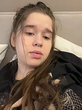 HornyGirlH live sex cam