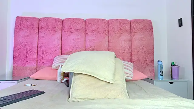 emmacurvy's cam snapshot