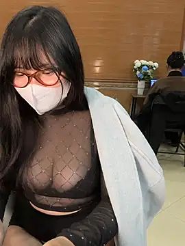 hide_from_colleagues's cam snapshot