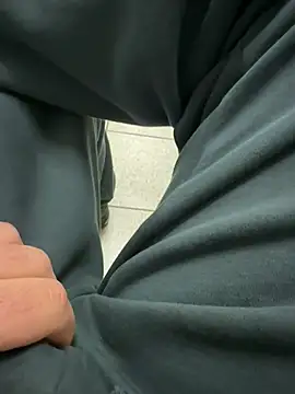 BIGDICK111000 live sex cam