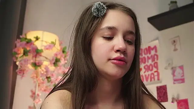 AmiLewis live sex cam