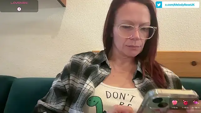 MelodyRoseUk live sex cam