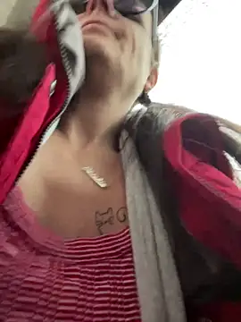 NataKitten live sex cam