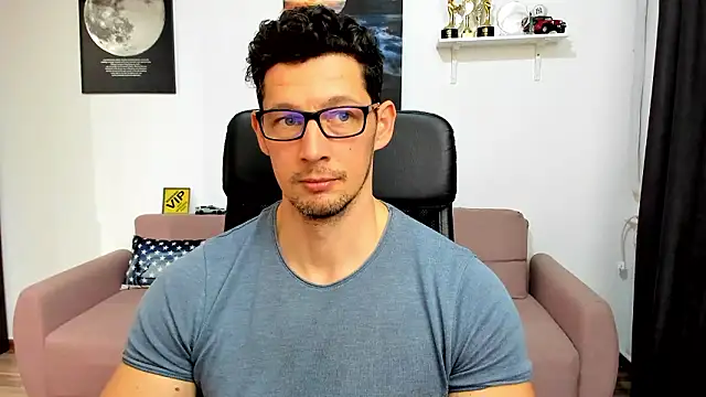 BrutusK08 live sex cam