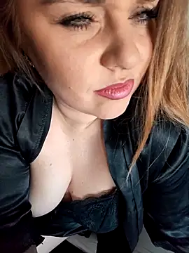 Juicy_PeachLux live sex cam