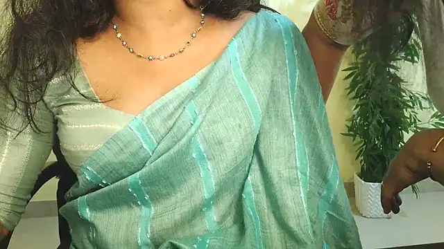 Mallu_Neelaanjanam's cam snapshot