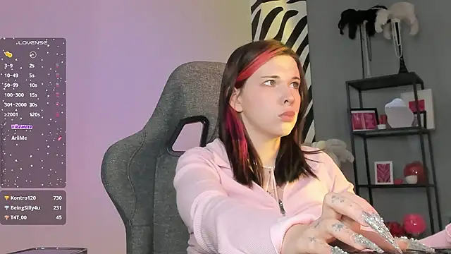 AliceSunday's cam snapshot