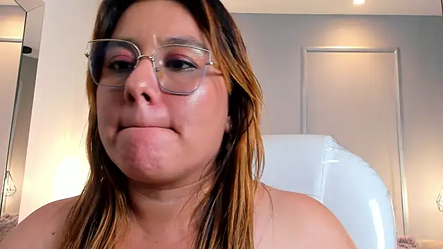 PerlaLevys's cam snapshot