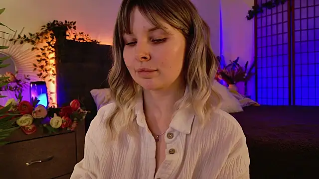 Gwen_Hilton's cam snapshot