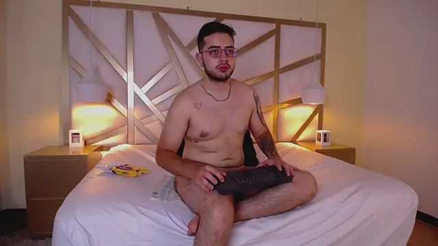 Ethan_Greys's cam snapshot