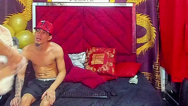 Pride_couple's cam snapshot