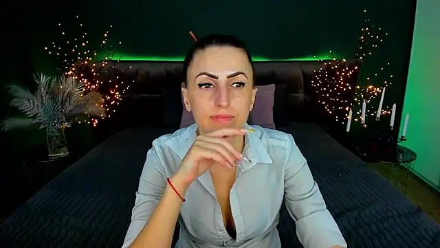 Rebecca_Diamond's cam snapshot