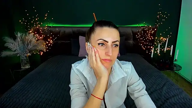 Rebecca_Diamond's cam snapshot