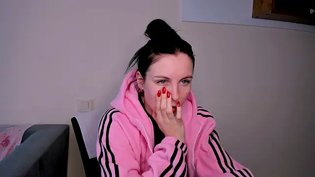 Elle_Pearl_'s cam snapshot