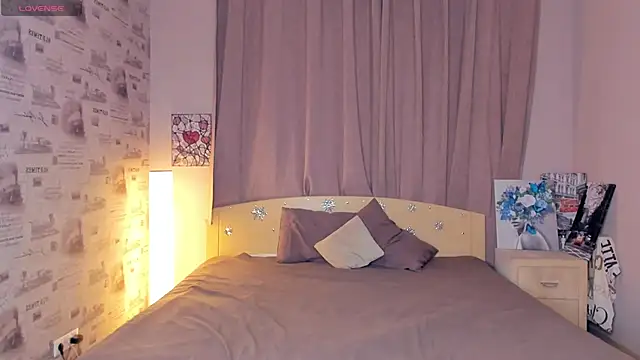 OwlLynn's cam snapshot