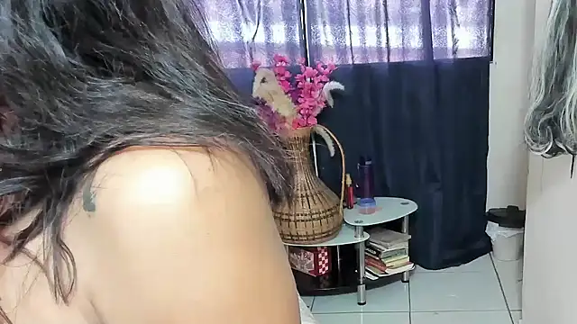 Latin_Mature975's cam snapshot