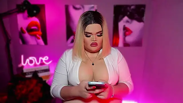 BelindaLove live sex cam