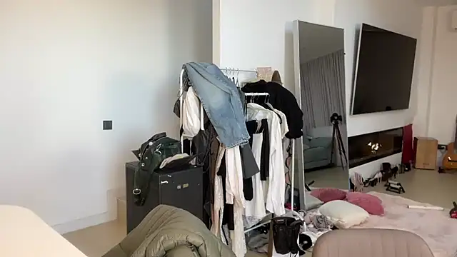 Mika_Miller live sex cam