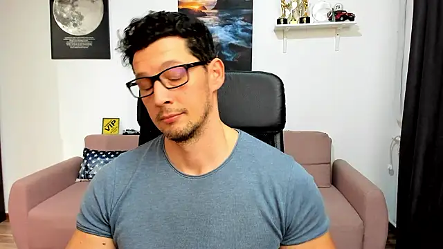 BrutusK08 live sex cam