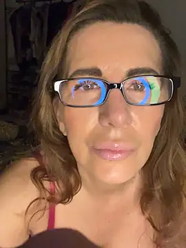 NaughtyMilla live sex cam