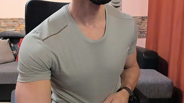 HotHunkTrainer live sex cam