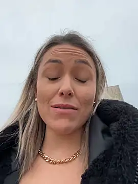 petrouchkaaa_ live sex cam