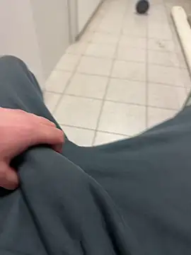 BIGDICK111000 live sex cam