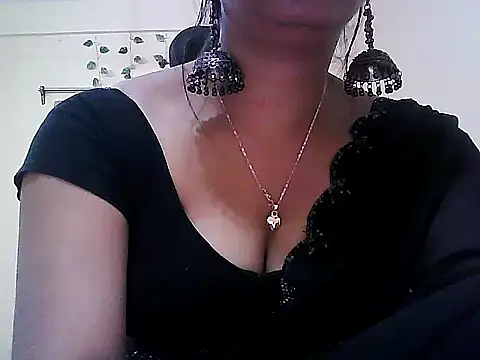 Model-Tanya live sex cam