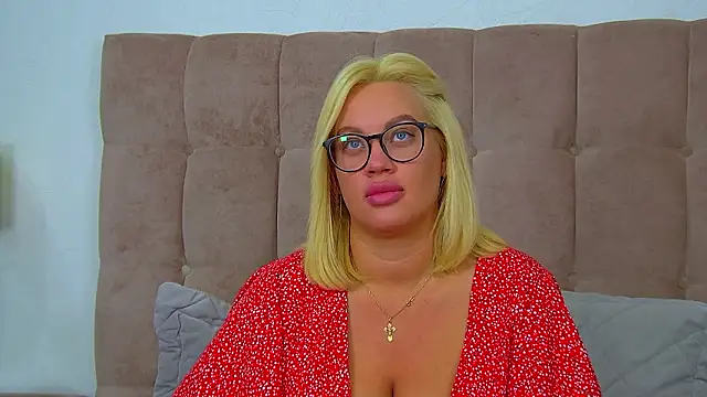 MariaNeumann live sex cam