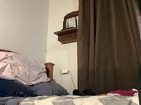 Nooneisthis live sex cam